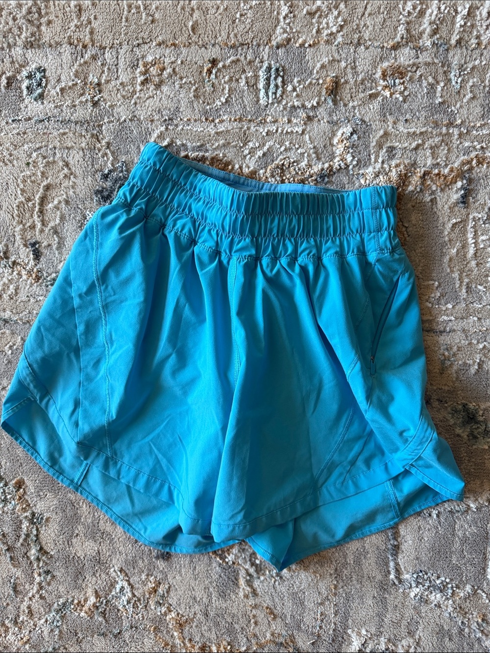 Lululemon track that HR 5” short